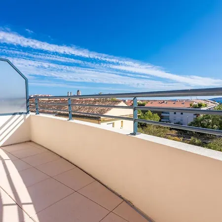 Apartmán Appt 120m² Vue 2 Min Du Centre Saint-Raphaël